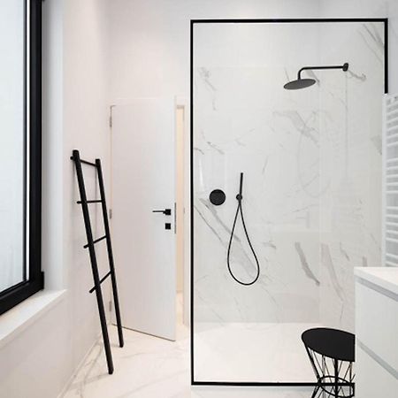 בריסל Studios Fully Equipped Near Place Stephanie מראה חיצוני תמונה