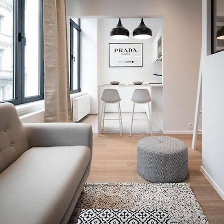 בריסל Studios Fully Equipped Near Place Stephanie מראה חיצוני תמונה